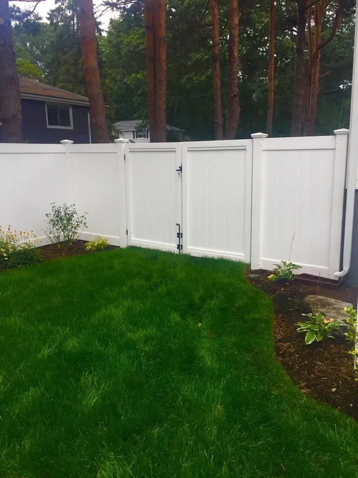 Vinyl fence project 4